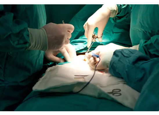 Belə BİABIRÇILIQ OLMAMIŞDI: Həkim səhvən xəstənin cinsi orqanını qopardı