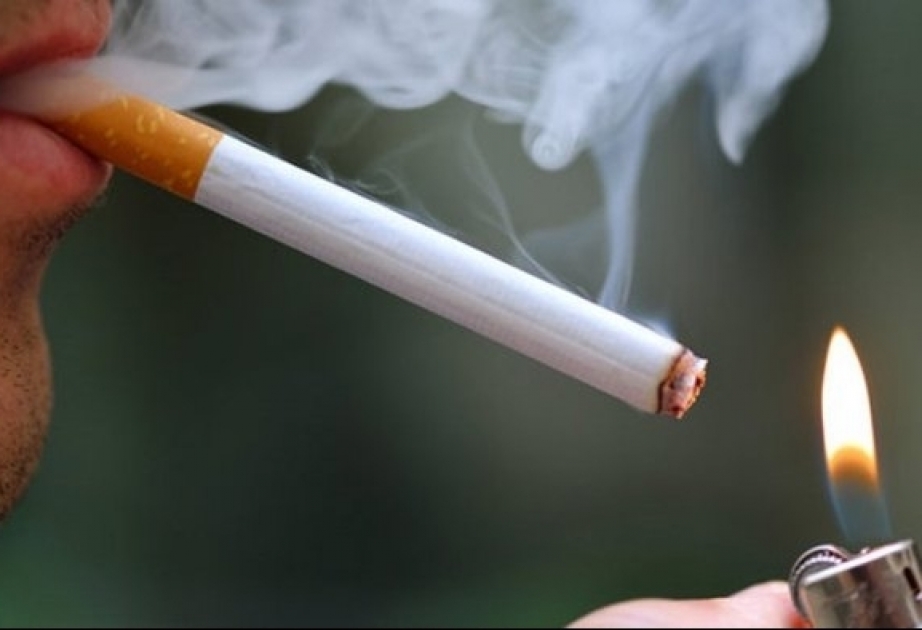 20 yaşlı gənc siqaret yandırarkən həyatının şokunu yaşadı - FOTO