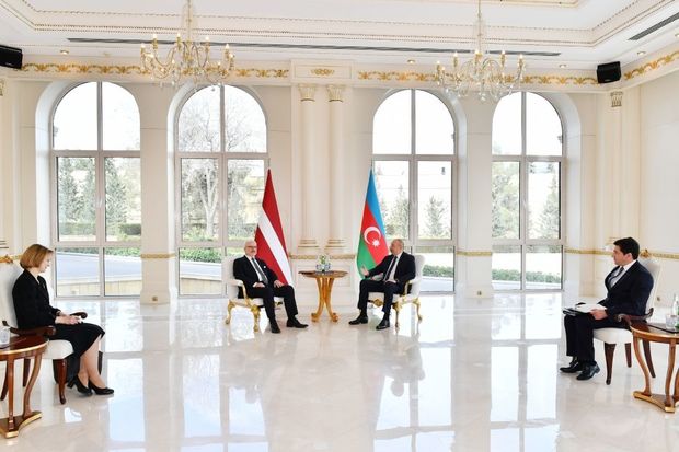 Azərbaycan və Latviya prezidentləri mətbuata bəyanatlarla çıxış ediblər