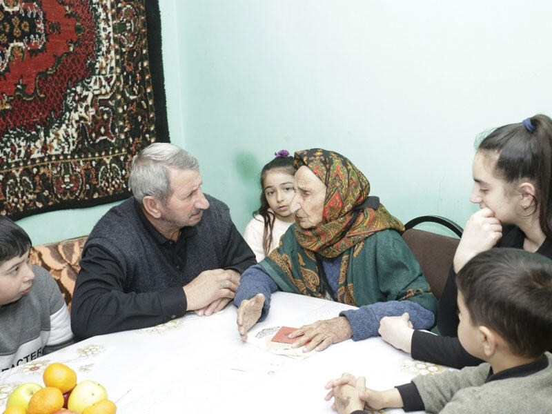 Onun nəvələri indi nənədir - Xaçmazın 100 yaşlı sakini - VİDEO - FOTO