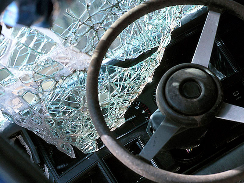 Sumqayıtda mikroavtobusla yük avtomobili toqquşdu: Xəsarət alanlar var