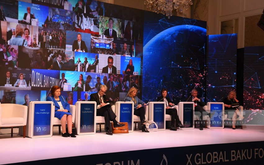 Ukraynanın eks-prezidenti: “Biz “Makron sindromu”ndan əziyyət çəkmirik”