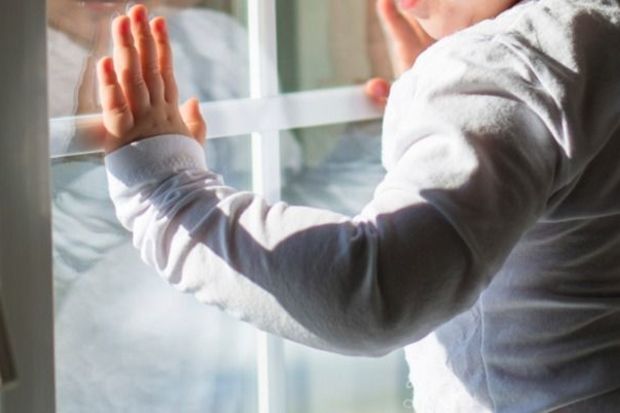 Goranboyda azyaşlı uşaq binadan yıxıldı