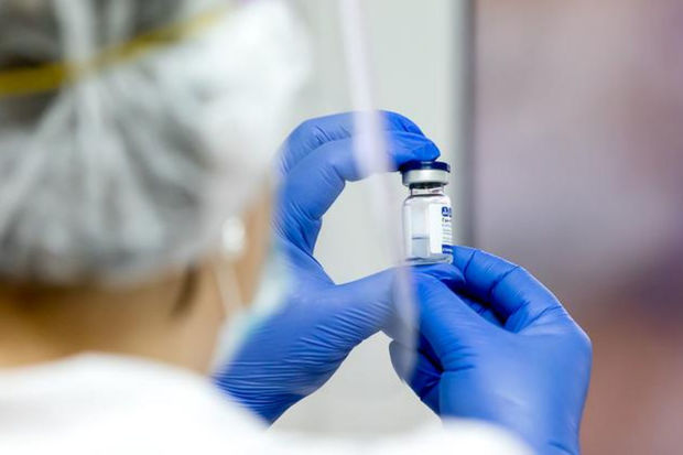 Yaponiya ilk dəfə etiraf etdi: Vaksin 42 yaşlı qadının ölümünə səbəb olub