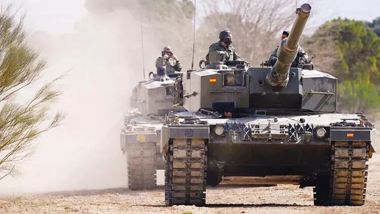 İsveçrə neytrallıq üçün silahlarını məhv edir