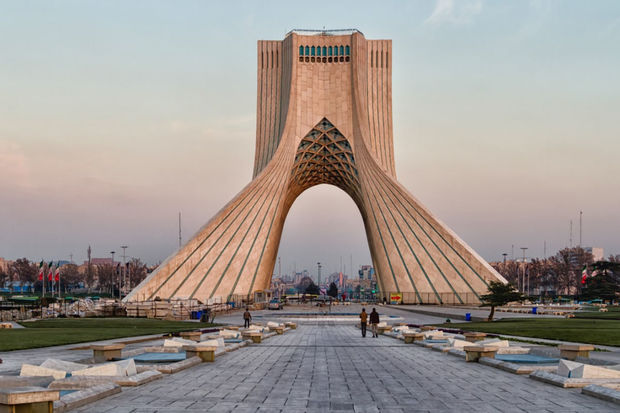 İranda qadın hicab taxmadığına görə bankdan pulunu ala bilmədi - VİDEO