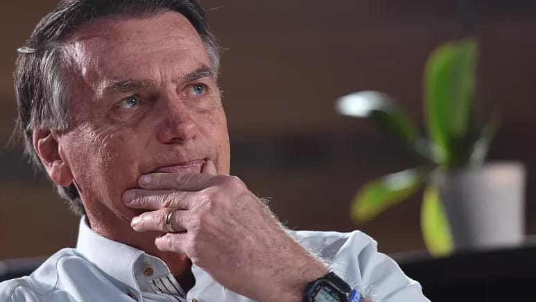 Bolsonaro səudiyyəlilərin hədiyyə etdiyi 3,2 milyon dollar dəyərində zinət əşyalarını təhvil verəcək