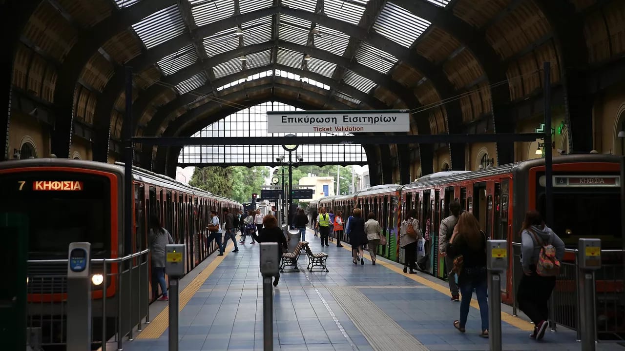 Yunanıstanda qatar xidmətləri bu tarixdən bərpa ediləcək