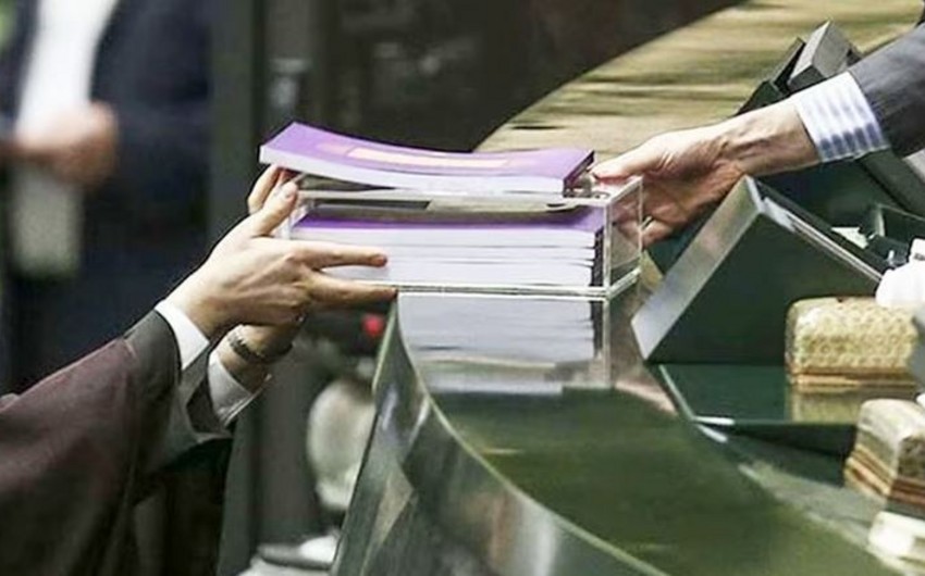 İranın 2023-cü il üçün dövlət büdcəsi 224 iradla geri qaytarılıb