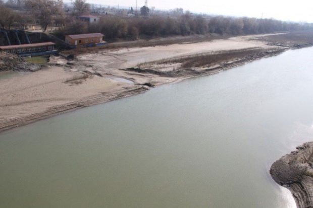 Kürün mənsəbində suyun səviyyəsi dənizdən 1,6 metr aşağı düşüb - FOTO