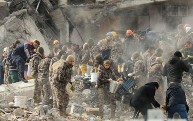 Türkiyədəki zəlzələdə sağ qalanlara bunu edənlər cəzalanacaq