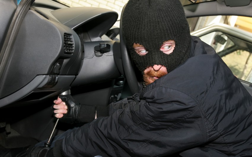 Bakıda avtomobilin nömrəsini oğurlayaraq pul tələb edən şəxs saxlanılıb