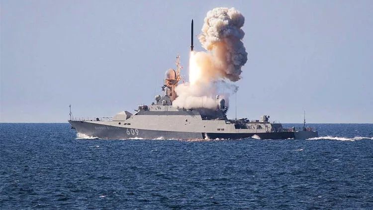 Rusiyanın raketləri daşıyan qatar vurulub