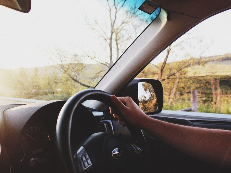 “Maşını sürə-sürə intim təklif etdi, mən isə...