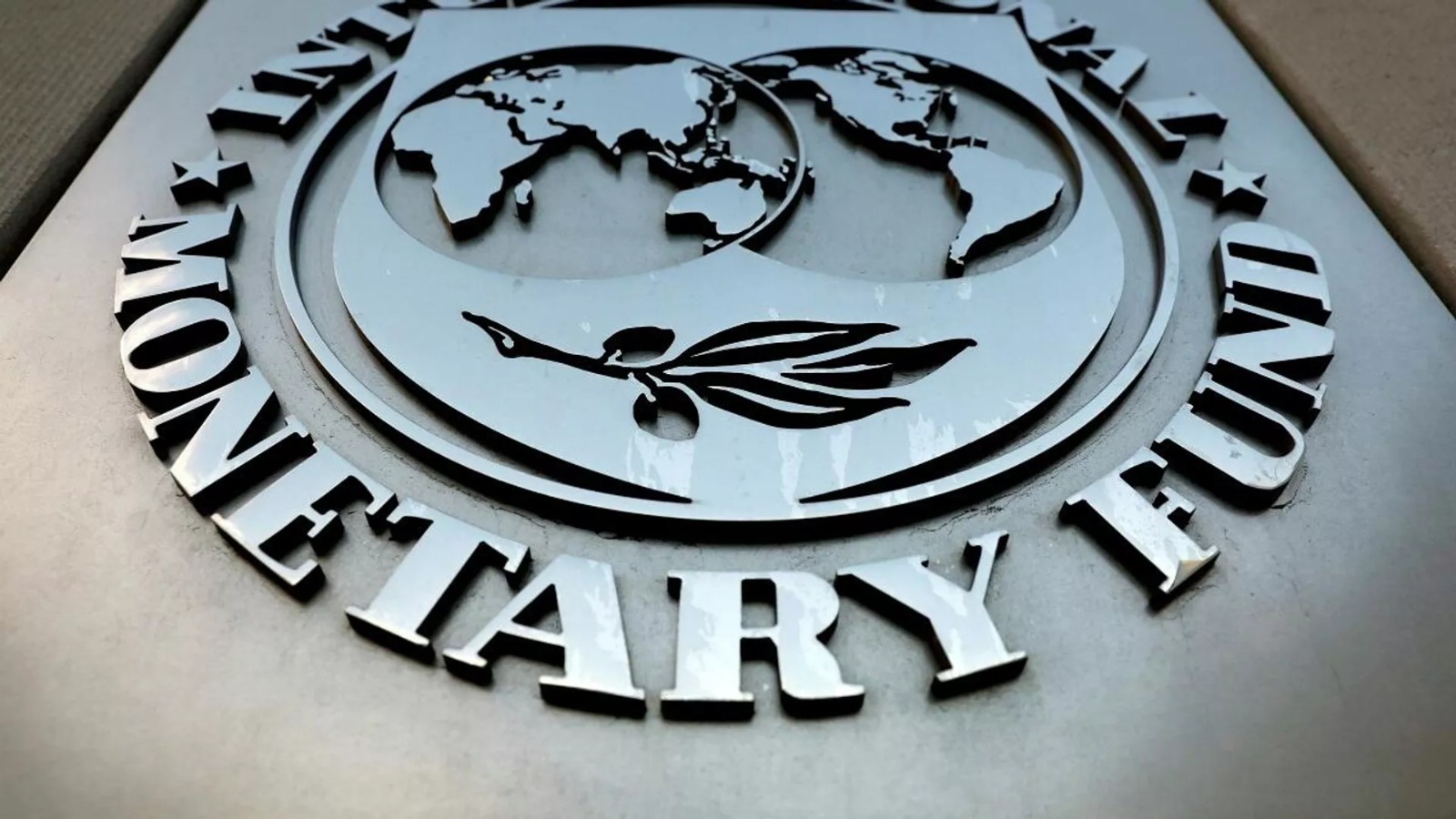 Ukrayna BVF ilə 15,6 milyard dollarlıq maliyyə paketi üçün razılaşdı