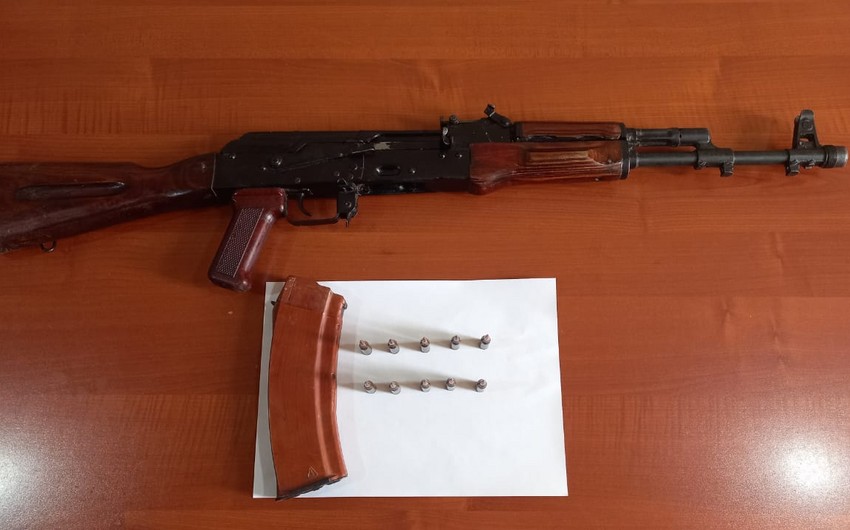 Ağcabədi sakinindən “Kalaşnikov” avtomatı götürülüb - FOTO