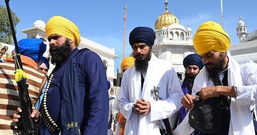 Hindistanda 27 milyon insanın interneti kəsilib