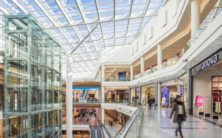 İri ticarət mərkəzləri, mehmanxana və şadlıq saraylarına girişdə COVID-19 pasportu tələbi ləğv edilib