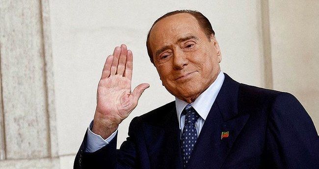 İtaliyanın keçmiş baş naziri Berluskoni xəstəxanaya yerləşdirilib