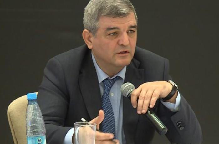 Fazil Mustafa kimdən şübhələndiyini açıqladı - VİDEO