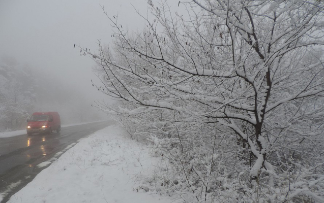 Ağstafaya dolu düşüb, bəzi rayonlara qar yağıb