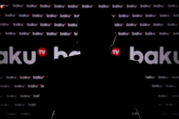 Bakıda hipermarketdə baş verən silahlı insidentin gizli məqamları - VİDEO