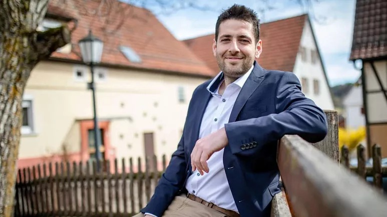 Suriyalı miqrant Almaniyada bələdiyə seçkilərində qalib gəlib