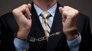 Həbsdə olan şəxsi azadlığa buraxdıracağı adı ilə 23 min manat alan kişinin ibtidai istintaqı tamamlanıb