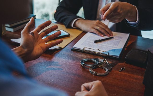 Keçmiş vəzifəli şəxs məhkəmə zalından azadlığa buraxıldı