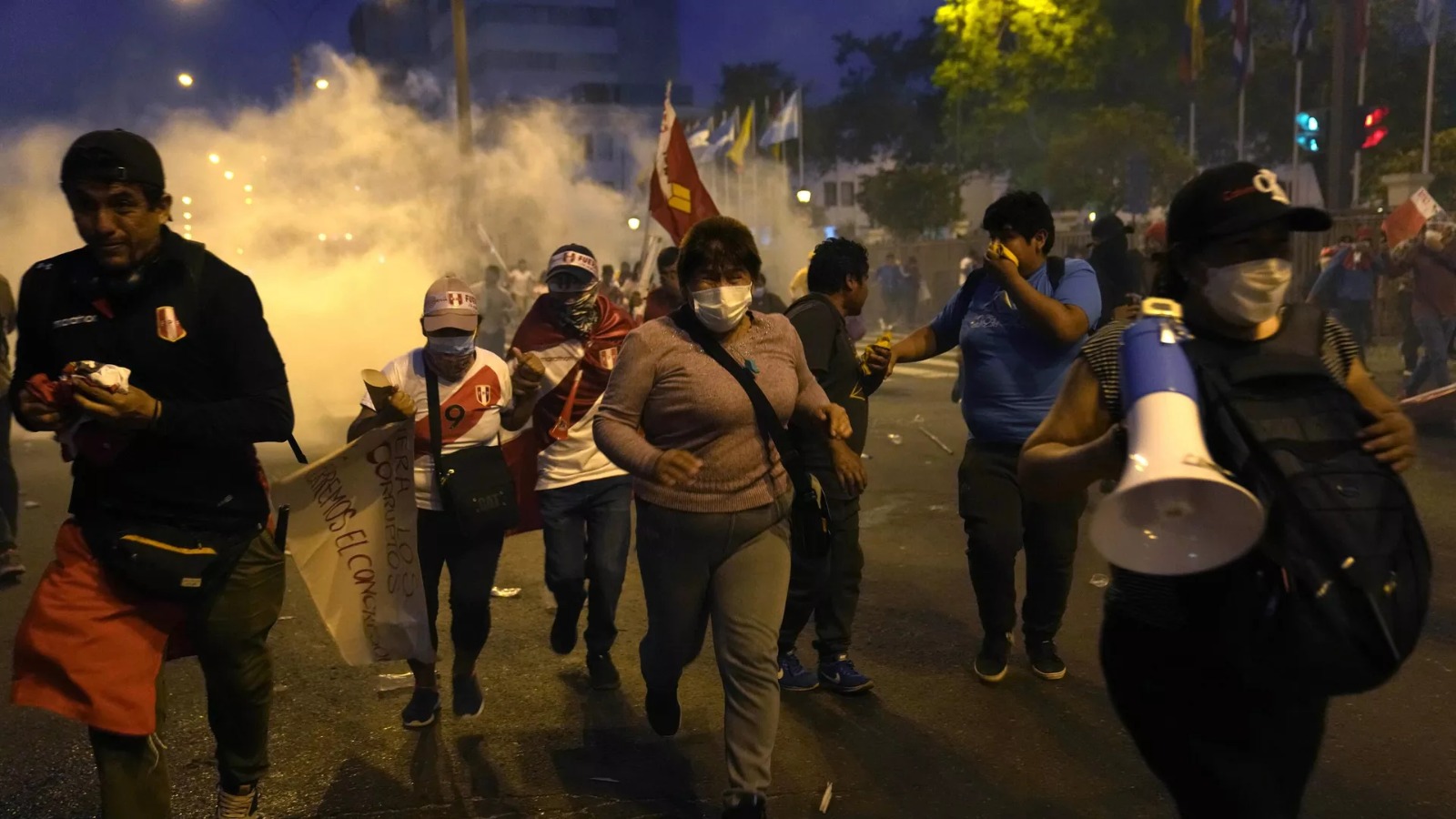 Peruda hökumət əleyhinə etirazlar nəticəsində ölənlərin sayı 69-a çatıb