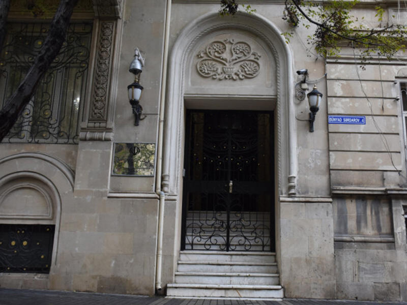 Arzuolunmaz şəxs elan edilən iranlı diplomatlar Azərbaycanı tərk ediblər