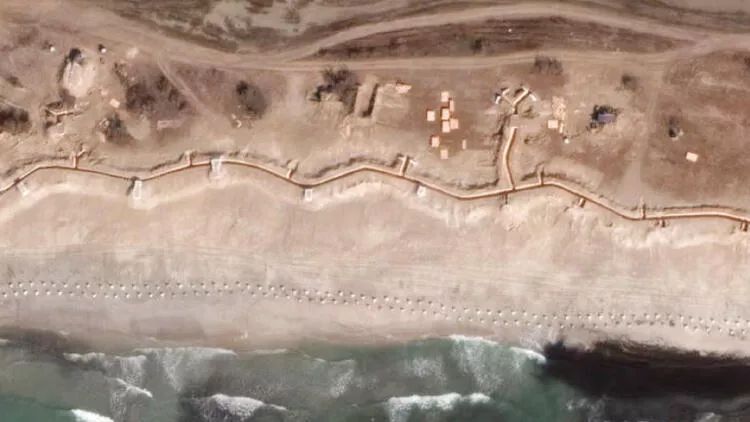 Rusiya Krımı müdafiə etmək üçün səngərlər hazırladı