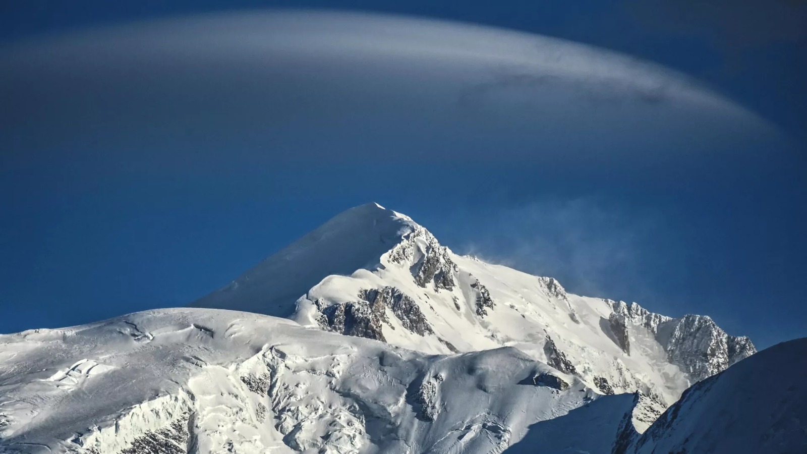 Fransada qar uçqunu nəticəsində 5 nəfər ölüb