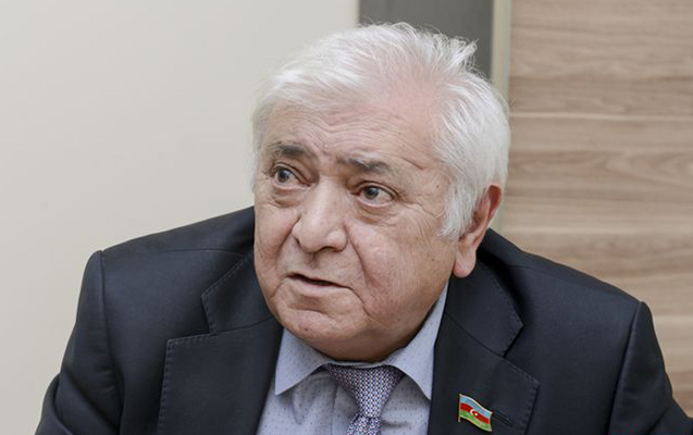 Prezident Aqil Abbası təltif edib