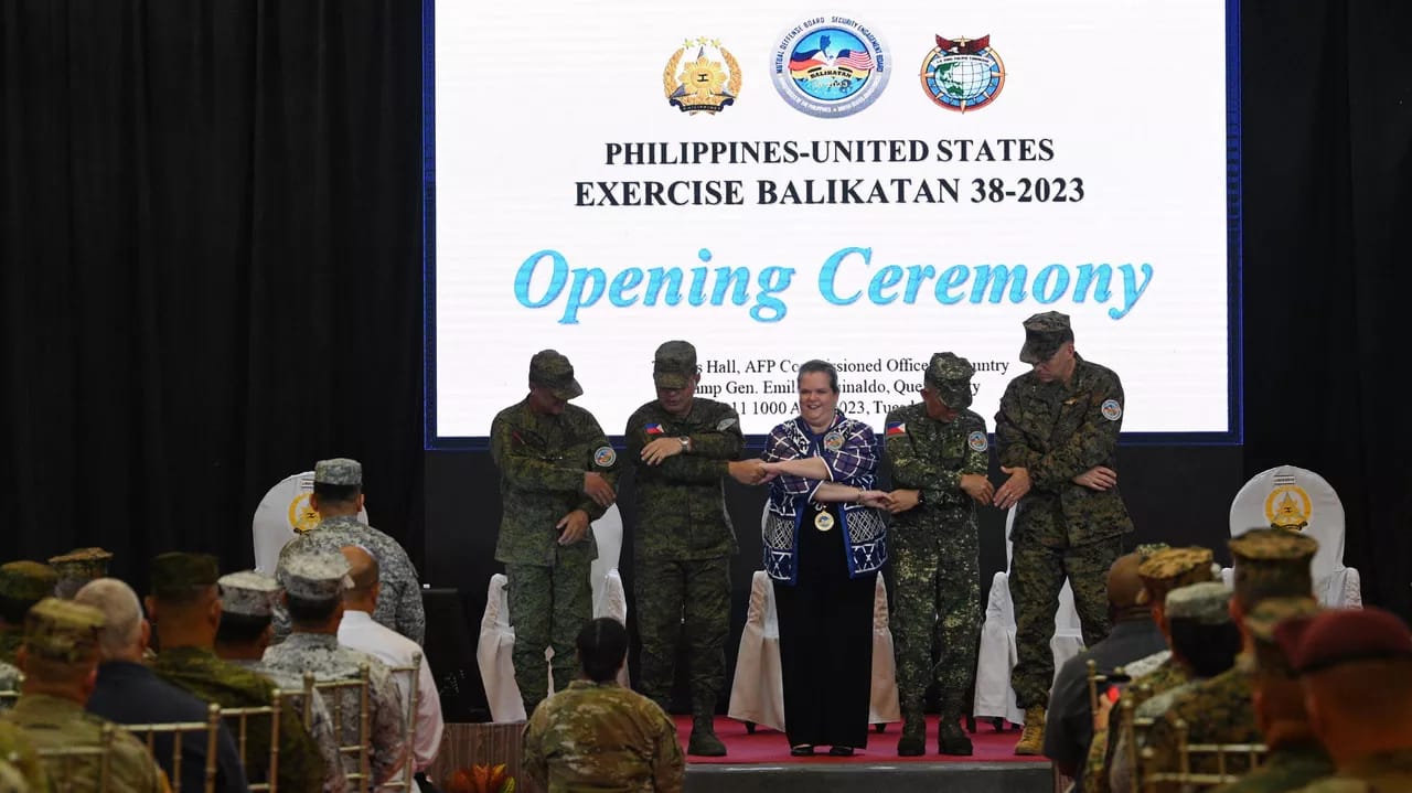 ABŞ və Filippin Tayvan boğazı yaxınlığında döyüş təliminə başlayır