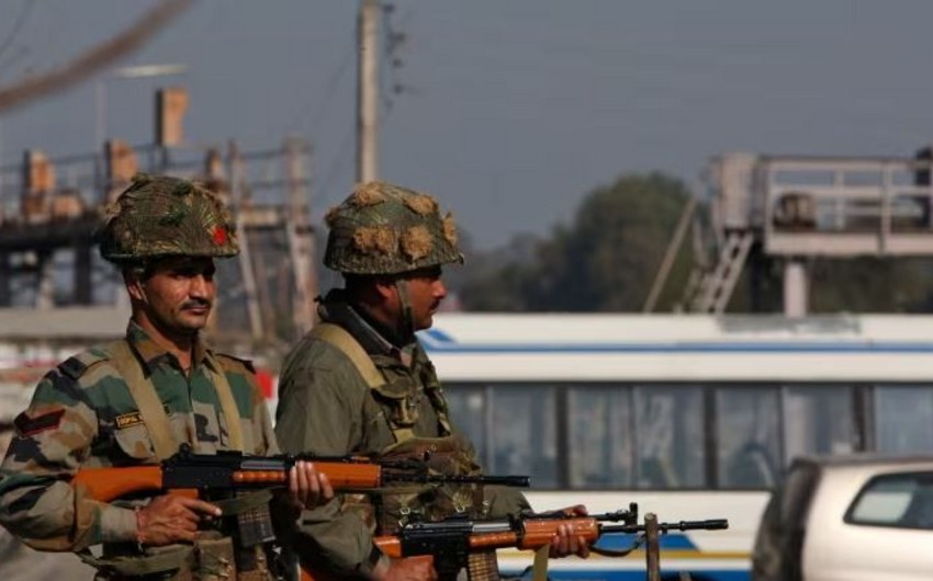 Hindistanda hərbi bazada atışma olub, 4 nəfər ölüb