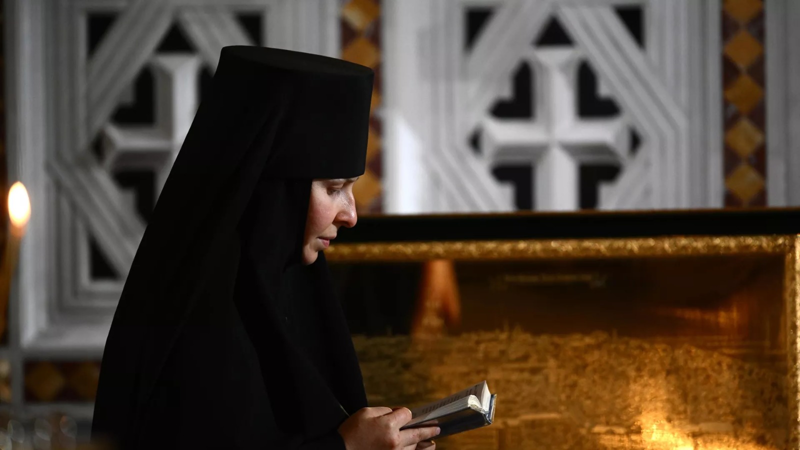 Pasxa bayramında başına xaç düşən uşaq öldü