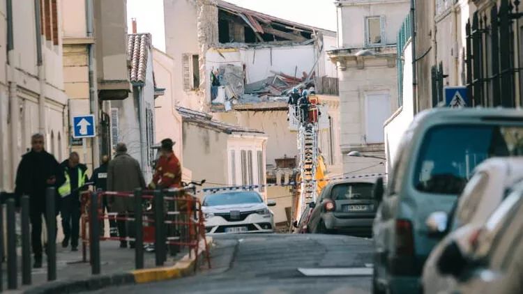 Fransada çökən binada ölənlərin sayı 6-ya çatıb