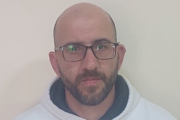 Babasının qəbrində gizlətdiyi silahı satmaq istəyən şəxs saxlanıldı - FOTO/VİDEO