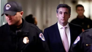 Tramp keçmiş vəkilindən 500 milyon dollar təzminat tələb edib