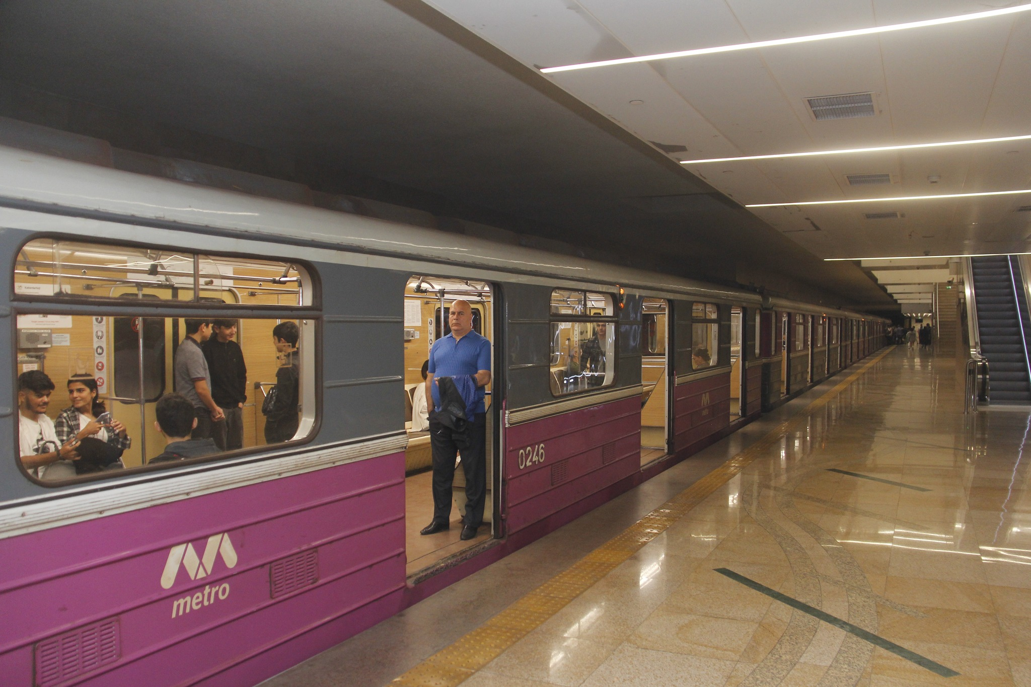 Metroda sərnişinin halı pisləşdi