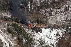 ABŞ-da təhlükəli yük qatarında baş verən yanğın relsdən çıxıb