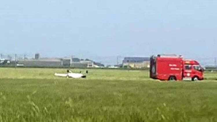 Yaponiyada təlim təyyarəsi meydançaya təcili eniş edib: 2 YARALI 