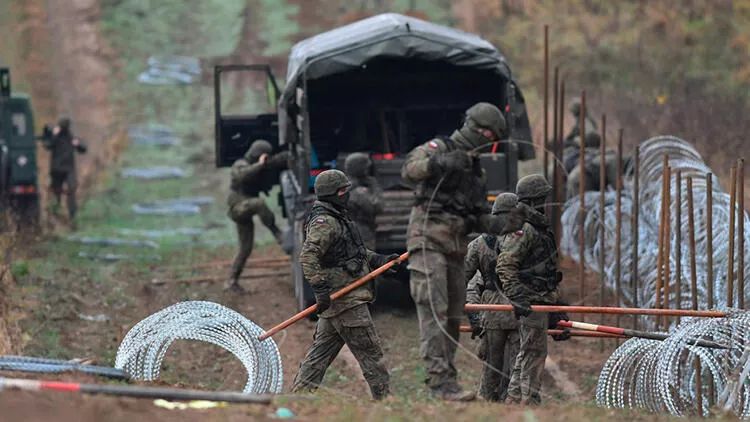 Polşa Rusiya sərhədində elektron maneənin tikintisinə başlayır