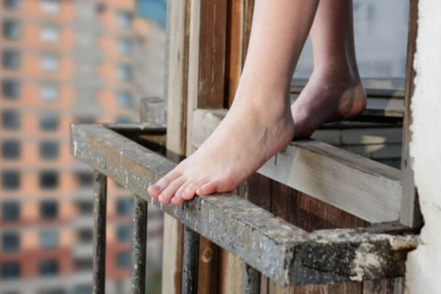 Bakıda qadın intihar edib