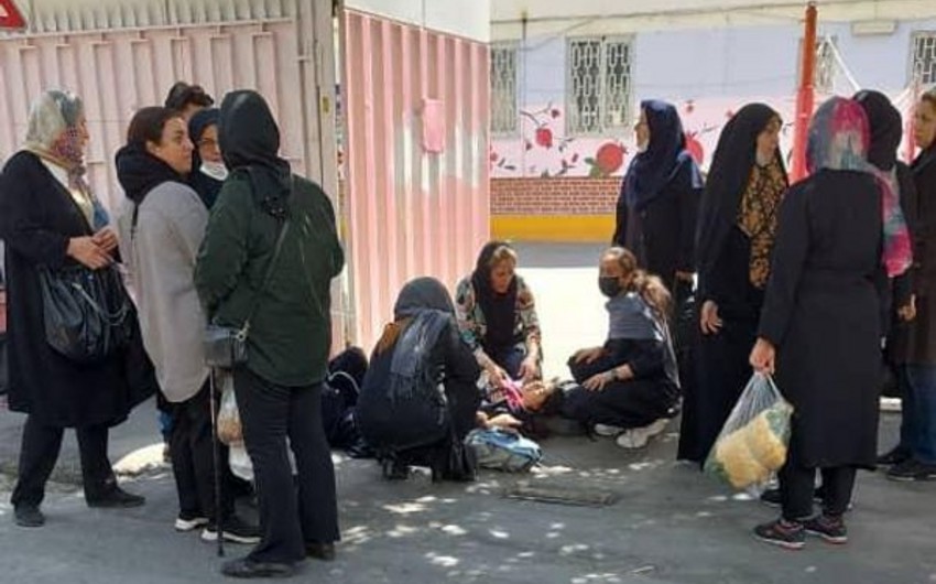 Urmiya və Həmədanda qızlar məktəbinə kimyəvi maddə ilə hücum olub