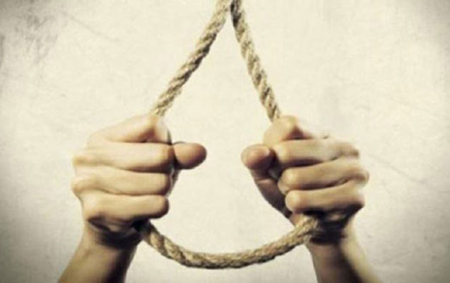 58 yaşlı qadın özünü asdı