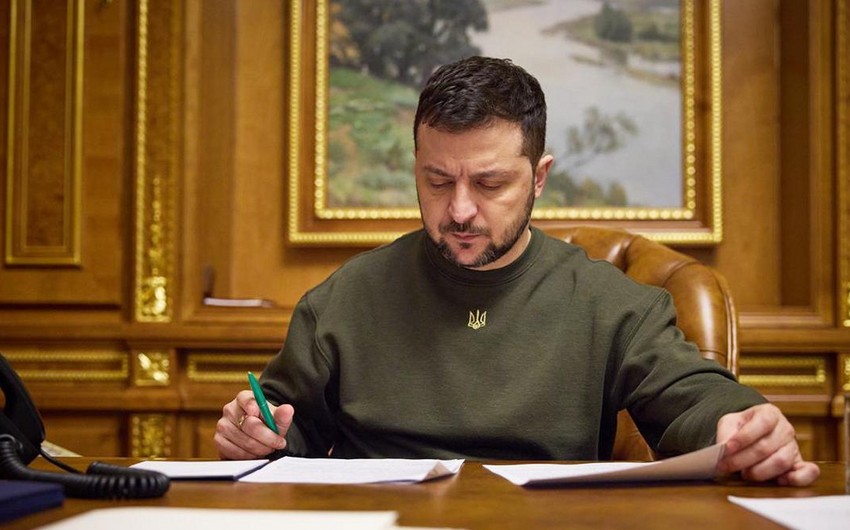 Zelenski Rusiya ilə əlaqəli coğrafi adları yasaqlayan qanunu imzalayıb