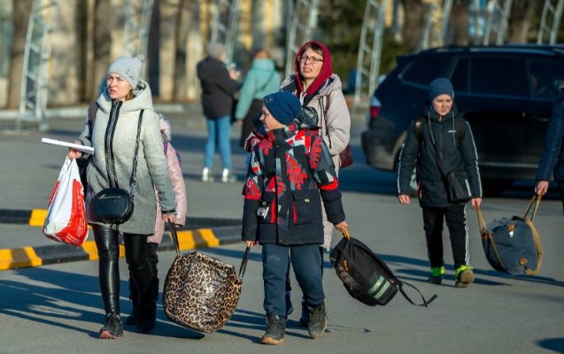 Avstriyalı müəllim ölkəsinə gələn uşaqları təhqir etdi