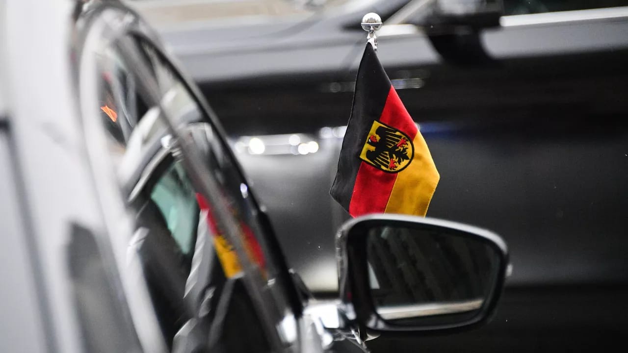 Rusiya alman diplomatlarını ölkədən çıxarmaq qərarına gəlib